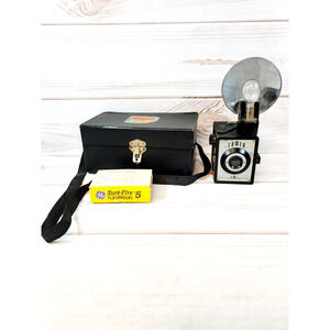 Vintage 1950s Tower 120 B2 Film Camera Flash Kit W/ Bulbs